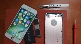 Man Builds Own iPhone For $300 With Parts Sourced From China