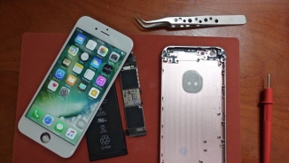 Man Builds Own iPhone For $300 With Parts Sourced From China