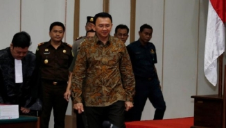 Ahok Leads Polls Ahead of Jakarta Runoff Election