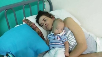 'It's a Miracle': Woman Who Delivered Baby While in Coma Wakes Up, Meets 3-Month-Old Son 