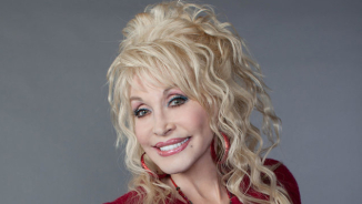 Dolly Parton Says Prayer And Her Dog Saved Her from Suicide 