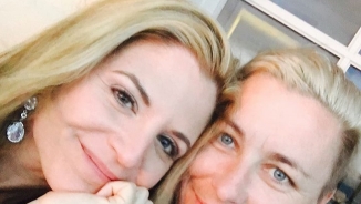 ‘Christian Mommy Blogger’ Glennon Doyle Melton Marries Former Soccer Star Abby Wambach 