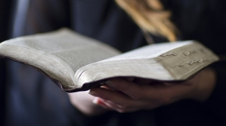 Reading Through the Bible? Begin With This Book, Says Billy Graham 