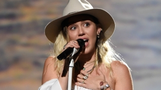 Miley Cyrus Says She is 'Genderless', Hopes Her Views on Sexuality Become 'New Normal'