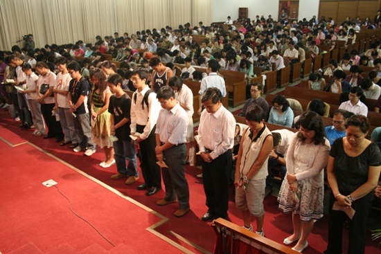 「把自己奉獻給神」——港九培靈會參加者以及獻身者分享