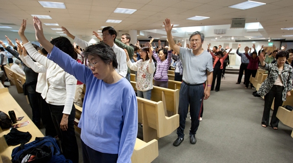 大選前華人教會為美國回歸真神禱告